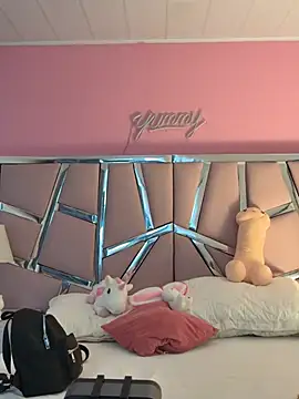 Bonniepark online show from February 2025 11:54:01 AM