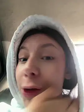 Bonniepark online show from March 2025 12:04:01 PM