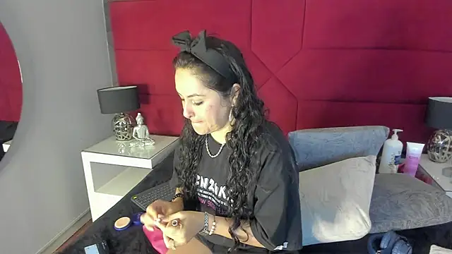 Snapshot of hanny_milf chatting on March 2025 12:06:02 PM hanny milf online show from March 2025 12:06:02 PM