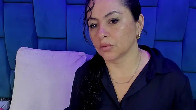 Snapshot of hanny_milf chatting on October 2025 11:45:02 AM hanny milf online show from October 2025 11:45:02 AM