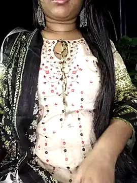 Idhika Paul online show from October 2025 04:43:02 AM