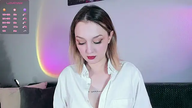 CrystalRey online show from December 2025 01:39:02 PM