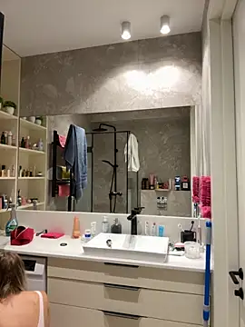 LuisaBecker online show from September 2025 08:36:02 AM