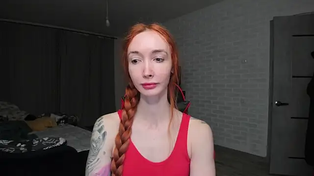 Snapshot of Roxy_Silver chatting on December 2025 07:11:02 PM Roxy Silver online show from December 2025 07:11:02 PM