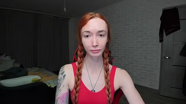 Snapshot of Roxy_Silver chatting on December 2025 09:09:01 PM Roxy Silver online show from December 2025 09:09:01 PM