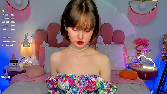 MaryLew online show from October 2025 07:31:01 AM