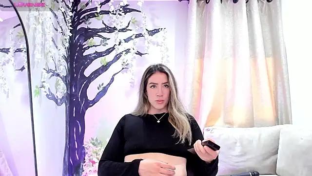  AlejaCruz  online show from February 2026 07:37:02 PM