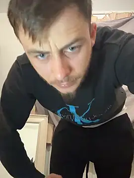 Julian128 online show from March 2025 10:58:01 PM