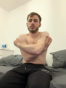 Julian128 online show from March 2026 07:25:01 PM