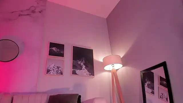 Snapshot of Violetta_Nur chatting on January 2026 08:44:01 PM Violetta Nur online show from January 2026 08:44:01 PM