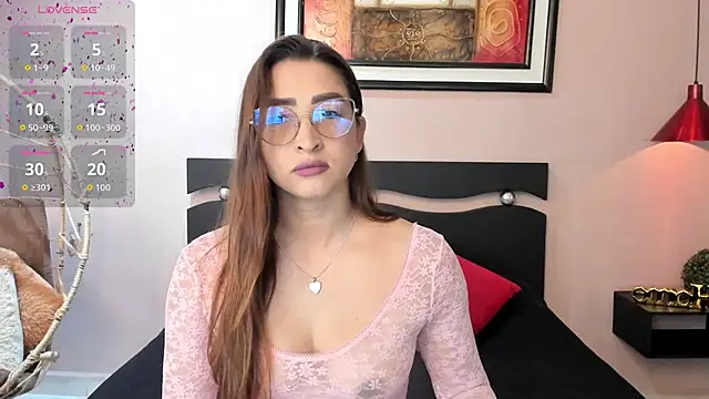 Snapshot of _LaraMom_ chatting on January 2026 07:52:02 PM LaraMom online show from January 2026 07:52:02 PM