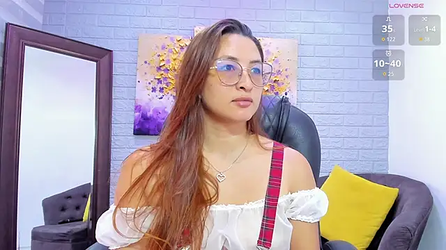  LaraMom  online show from March 2026 07:39:01 PM