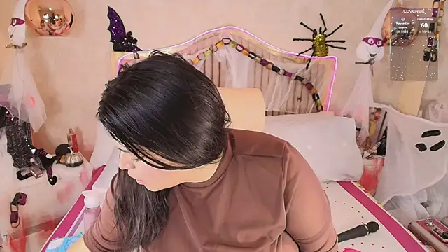 Kismett aziz online show from October 2025 03:52:02 AM