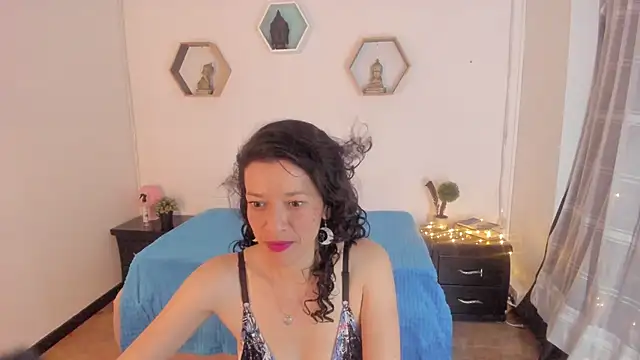 Snapshot of Paloma_victory chatting on January 2025 08:11:02 PM Paloma victory online show from January 2025 08:11:02 PM