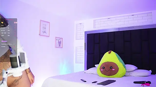 Marianamonroe  online show from November 2025 07:01:02 PM