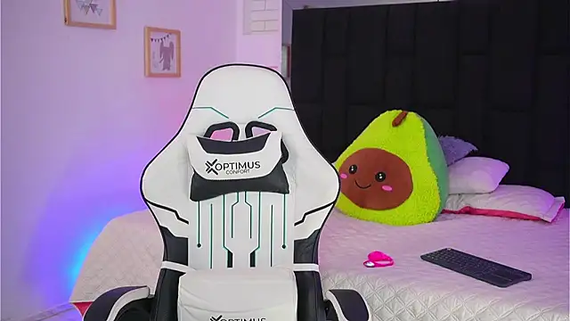 Marianamonroe  online show from April 2026 11:13:01 PM