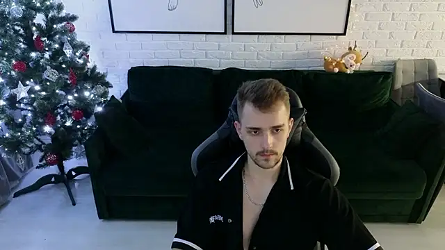 Larstar01 online show from December 2024 01:29:01 AM