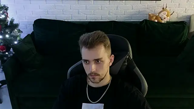 Larstar01 online show from December 2024 01:58:02 AM