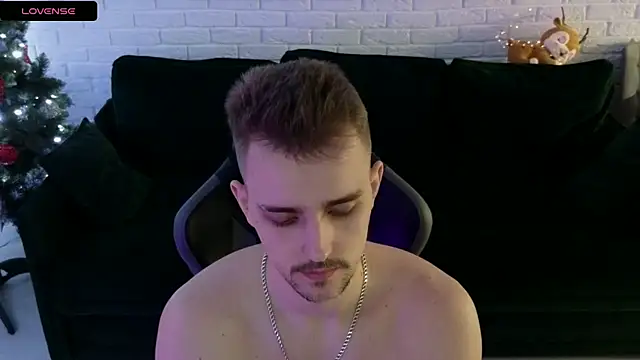 Larstar01 online show from January 2025 09:18:01 AM