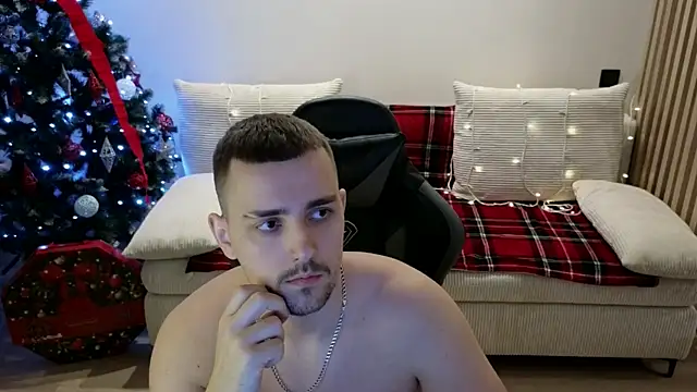 Snapshot of Larstar01 chatting on December 2025 11:46:02 PM Larstar01 online show from December 2025 11:46:02 PM