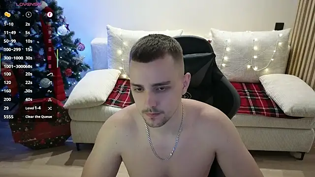 Snapshot of Larstar01 chatting on December 2025 10:50:01 PM Larstar01 online show from December 2025 10:50:01 PM