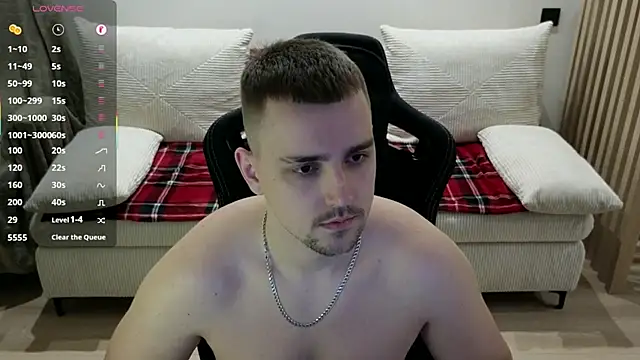 Snapshot of Larstar01 chatting on February 2026 11:03:01 PM Larstar01 online show from February 2026 11:03:01 PM