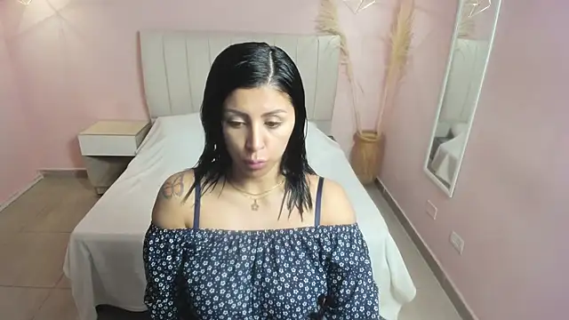 tiffani  love online show from January 2025 01:07:01 PM