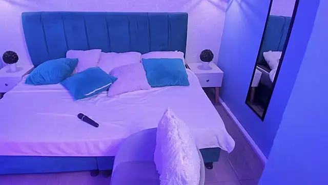 tiffani  love online show from February 2025 03:03:01 PM