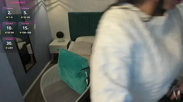 tiffani  love online show from March 2025 07:06:02 PM