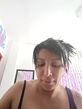 tiffani  love online show from September 2025 05:46:02 PM