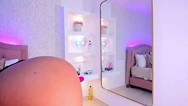 Emi latingirl online show from March 2026 07:20:02 PM