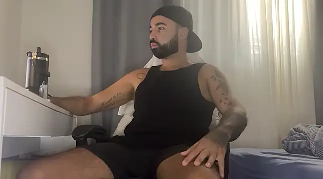 MiloCtc online show from February 2025 03:52:01 PM