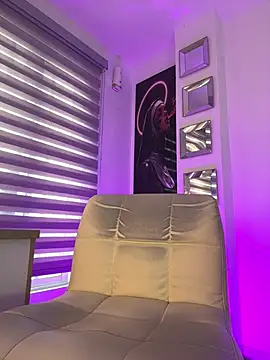 babybriexxx online show from December 2024 04:46:02 PM