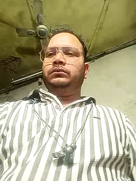 DeepakXxxR86 online show from February 2026 02:29:01 PM