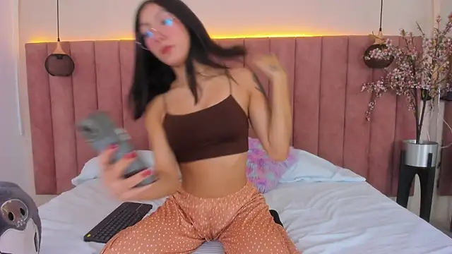 Snapshot of MarianaBranzz chatting on January 2025 01:35:01 PM MarianaBranzz online show from January 2025 01:35:01 PM