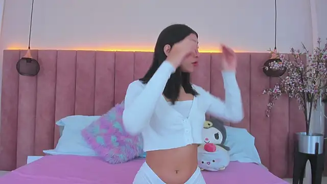 Snapshot of MarianaBranzz chatting on January 2025 12:52:01 PM MarianaBranzz online show from January 2025 12:52:01 PM