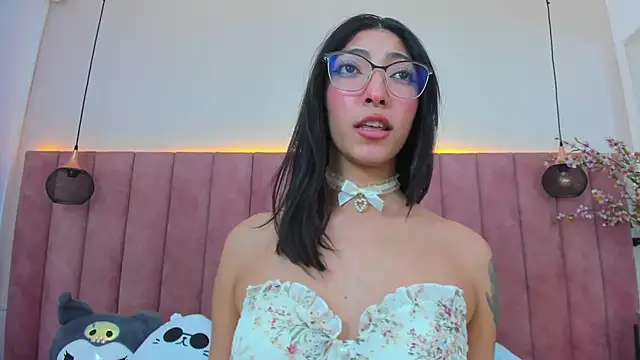 Snapshot of MarianaBranzz chatting on February 2025 01:06:01 PM MarianaBranzz online show from February 2025 01:06:01 PM