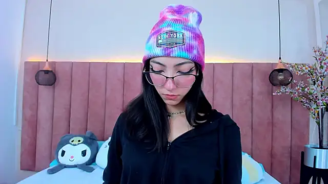 Snapshot of MarianaBranzz chatting on March 2025 02:10:01 PM MarianaBranzz online show from March 2025 02:10:01 PM