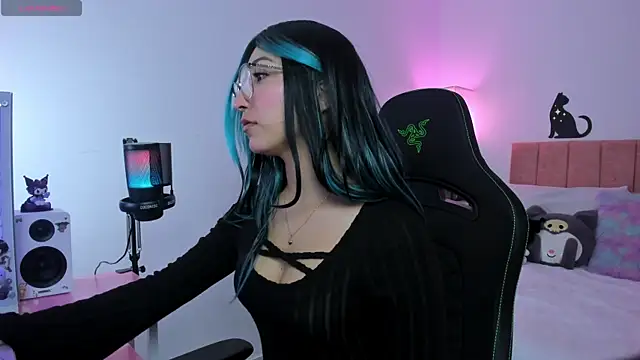 Snapshot of MarianaBranzz chatting on September 2025 10:43:01 PM MarianaBranzz online show from September 2025 10:43:01 PM