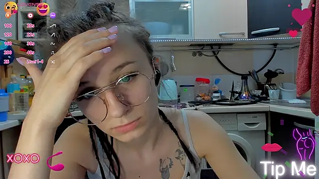 Snapshot of _Nika_Kik chatting on March 2025 09:35:01 PM Nika Kik online show from March 2025 09:35:01 PM