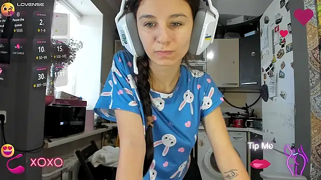 Snapshot of _Nika_Kik chatting on October 2025 12:17:02 PM Nika Kik online show from October 2025 12:17:02 PM