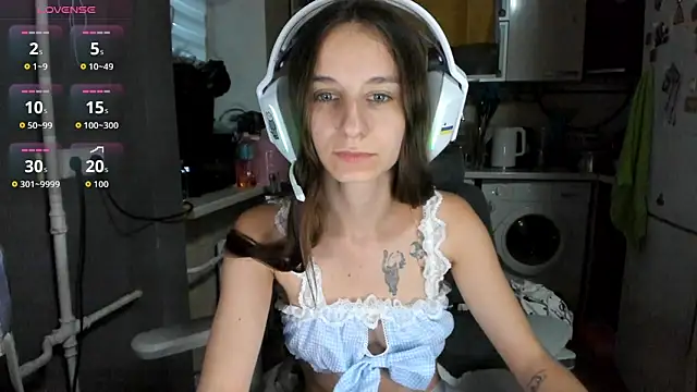 Snapshot of _Nika_Kik chatting on July 2026 04:22:02 PM Nika Kik online show from July 2026 04:22:02 PM