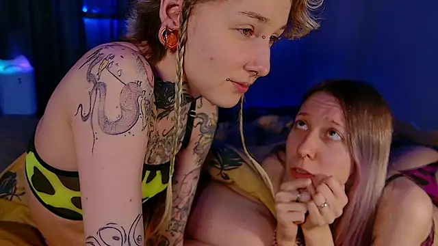 Snapshot of Littlespacemouse chatting on December 2024 01:02:02 PM Littlespacemouse online show from December 2024 01:02:02 PM