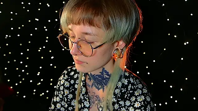 Snapshot of Littlespacemouse chatting on December 2024 02:37:01 PM Littlespacemouse online show from December 2024 02:37:01 PM