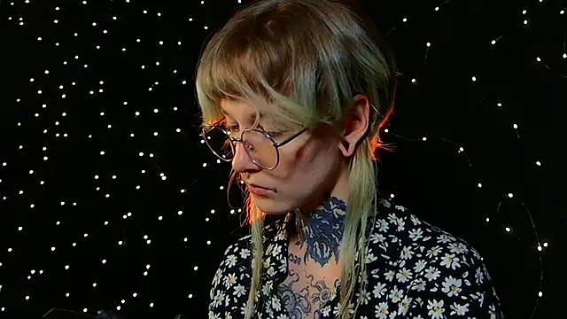 Snapshot of Littlespacemouse chatting on December 2024 05:01:01 AM Littlespacemouse online show from December 2024 05:01:01 AM