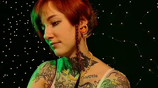 Snapshot of Littlespacemouse chatting on December 2024 12:01:02 PM Littlespacemouse online show from December 2024 12:01:02 PM