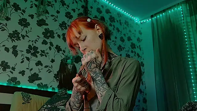 Snapshot of Littlespacemouse chatting on January 2025 06:19:01 PM Littlespacemouse online show from January 2025 06:19:01 PM