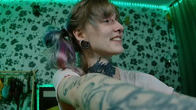 Snapshot of Littlespacemouse chatting on September 2025 10:11:01 PM Littlespacemouse online show from September 2025 10:11:01 PM