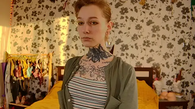 Snapshot of Littlespacemouse chatting on September 2025 02:38:02 AM Littlespacemouse online show from September 2025 02:38:02 AM