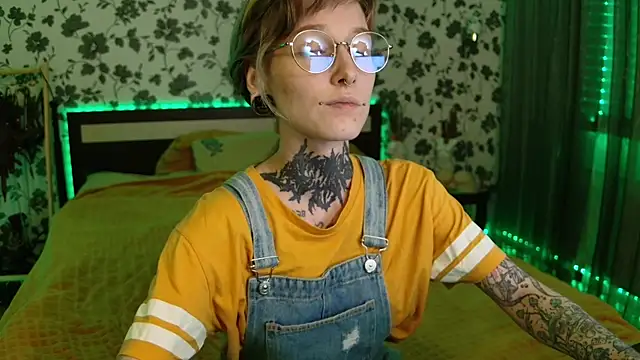 Snapshot of Littlespacemouse chatting on October 2025 03:01:02 PM Littlespacemouse online show from October 2025 03:01:02 PM